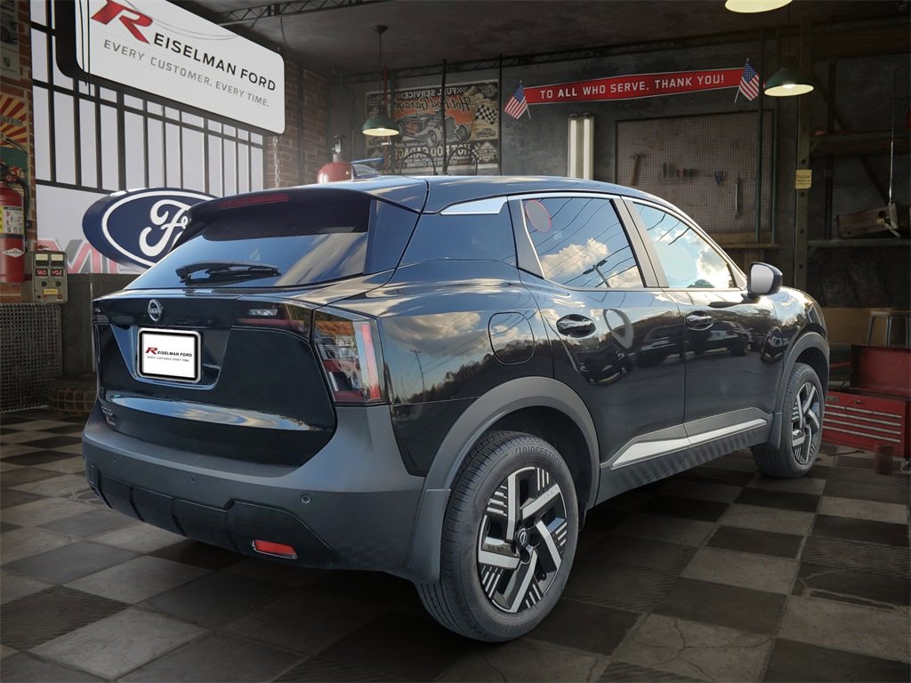 Used 2025 Nissan Kicks SV image 31