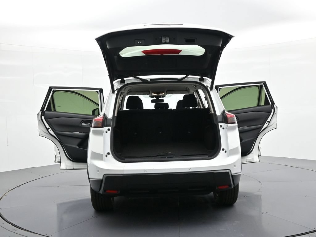 Used 2024 Nissan Rogue SV FWD image 30