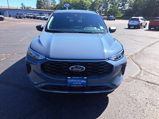 Certified 2024 Ford Escape ST-Line w/ Tech Pack #1 AWD/4WD image 3