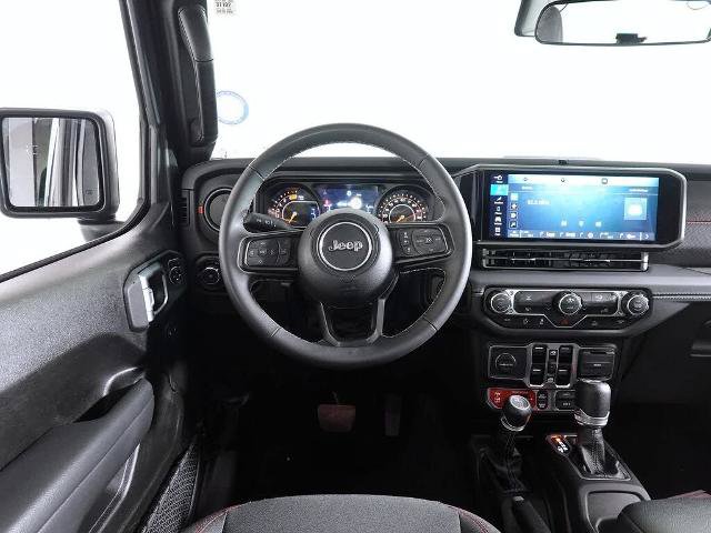 Used 2025 Jeep Wrangler Unlimited Rubicon AWD/4WD image 19