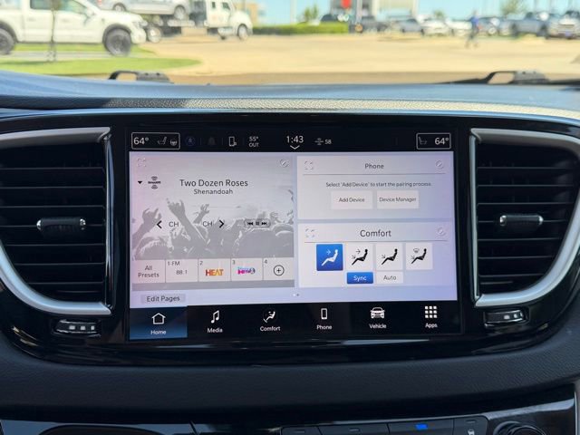 Used 2021 Chrysler Pacifica Touring-L image 16