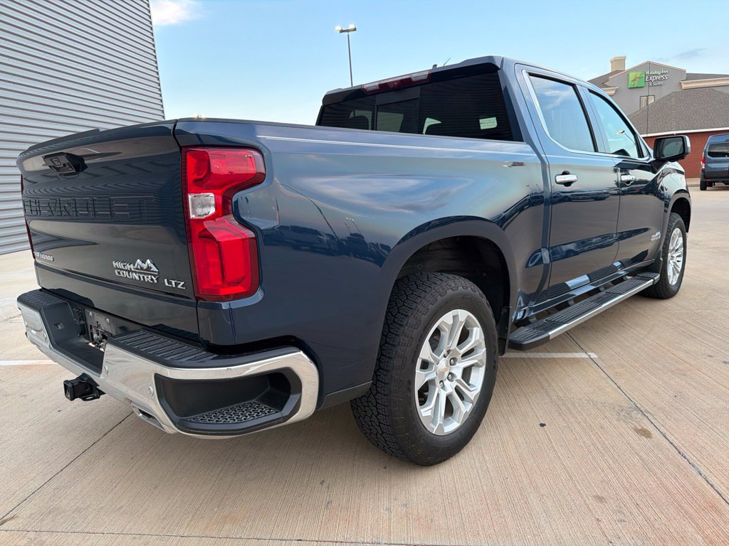 Used 2023 Chevrolet Silverado 1500 LTZ w/ LTZ Premium Package AWD/4WD image 3