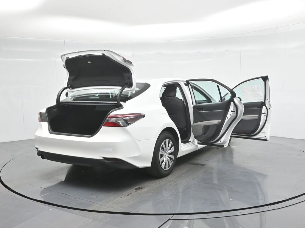Used 2023 Toyota Camry LE image 32