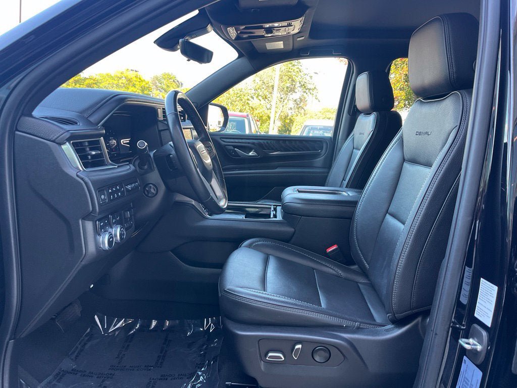 Used 2022 GMC Yukon Denali w/ Denali Premium Package AWD/4WD image 24