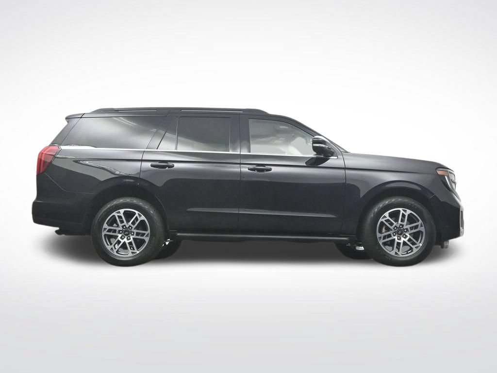 Certified 2025 Ford Expedition Active AWD/4WD image 33