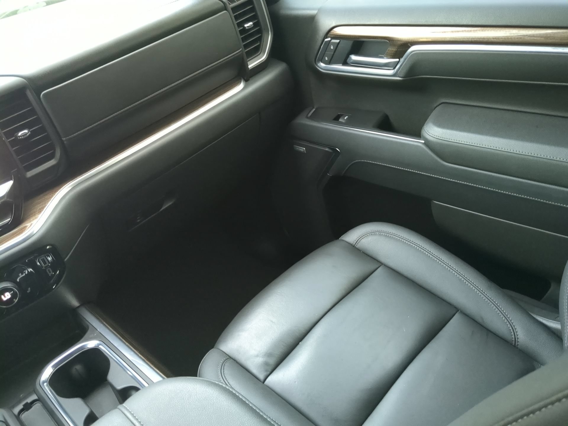 Used 2025 Chevrolet Silverado 1500 LT Trail Boss w/ Convenience Package II AWD/4WD image 53