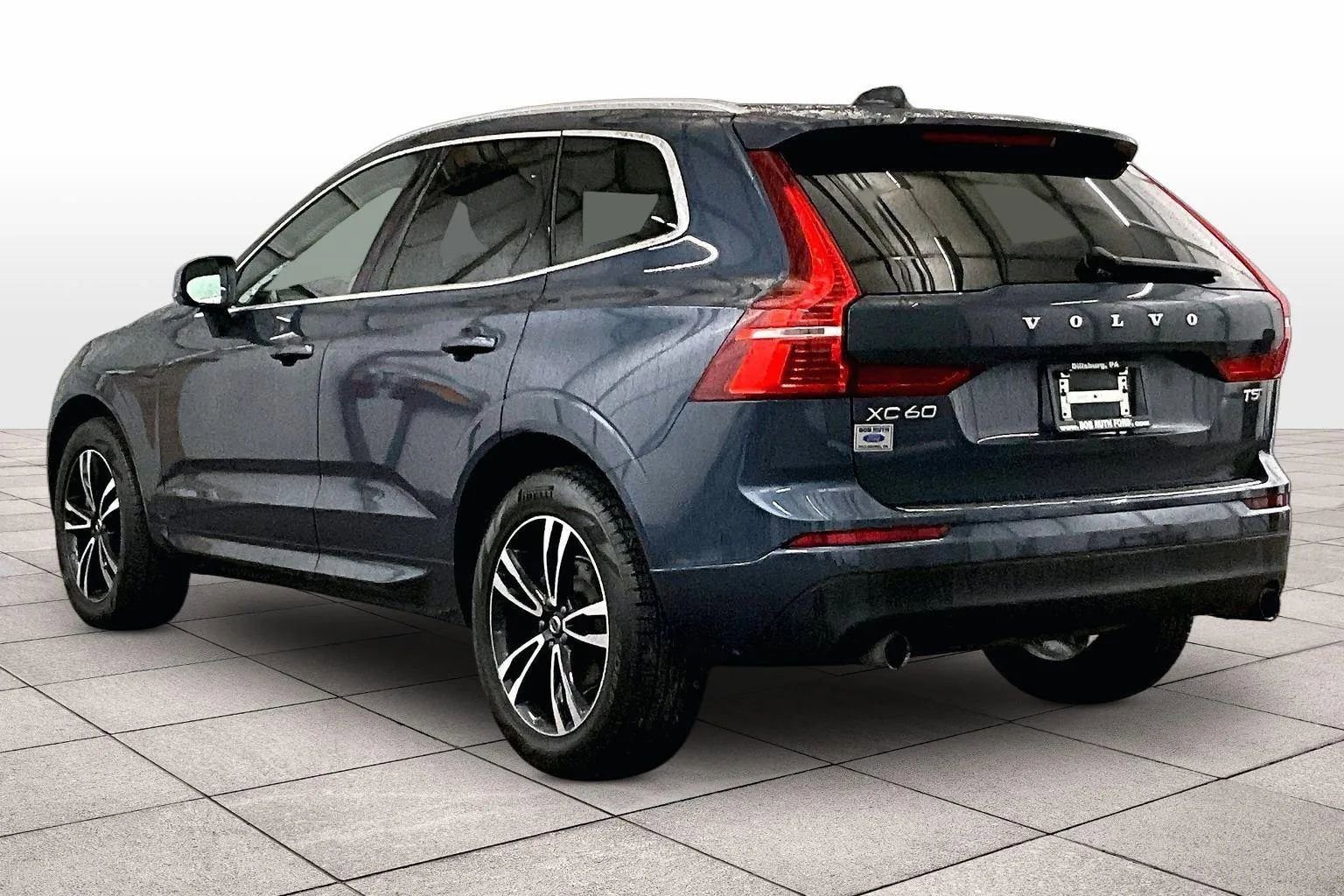 Used 2021 Volvo XC60 T5 Momentum w/ Premium Package image 10