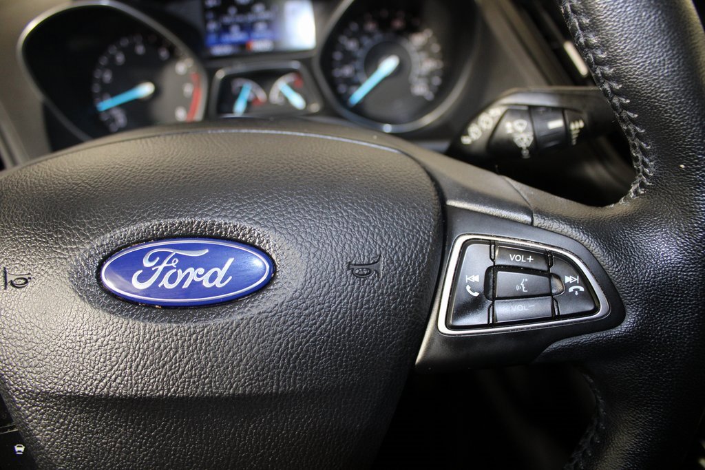 Certified 2019 Ford Escape SEL image 16