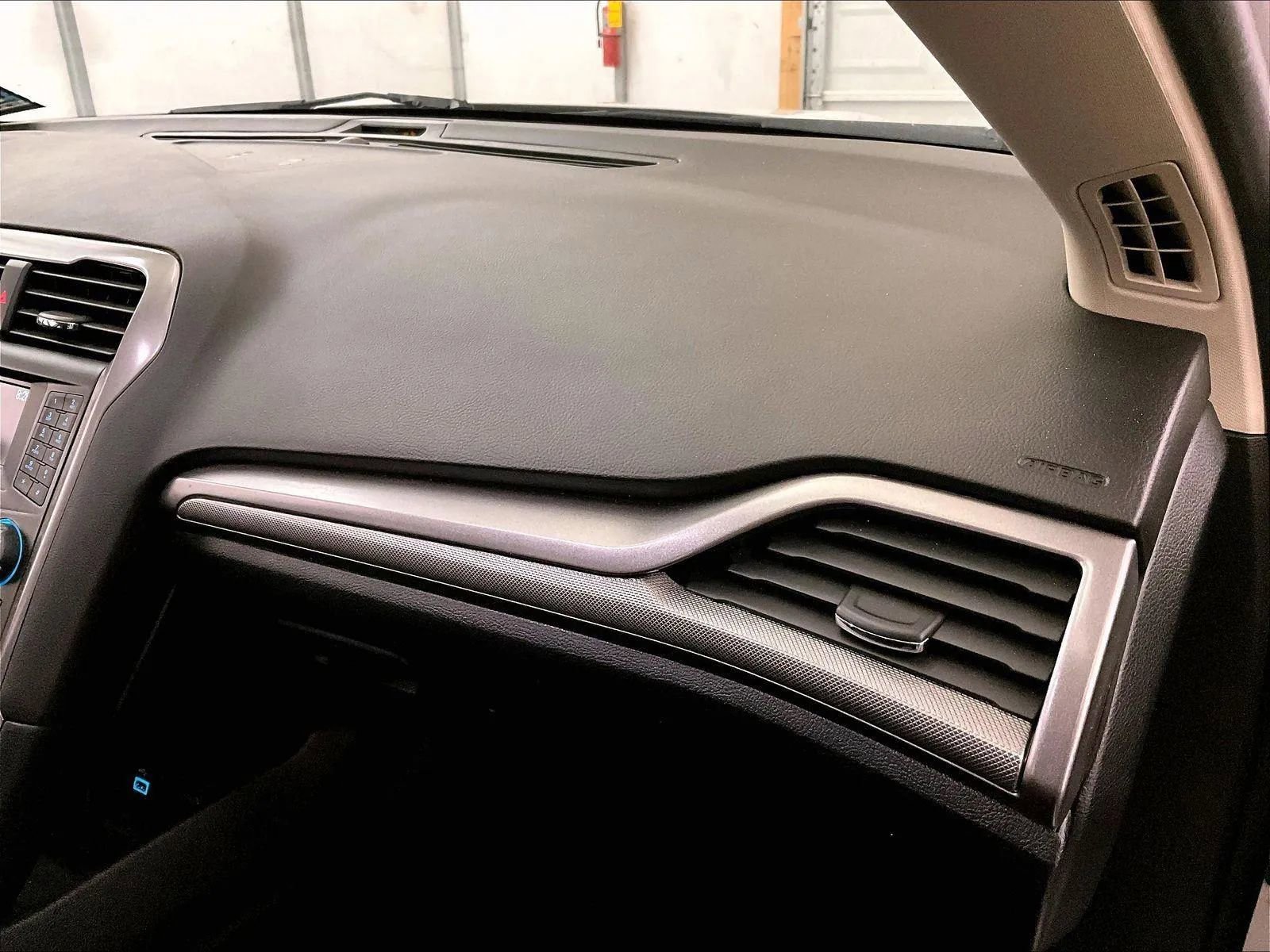 Certified 2018 Ford Fusion SE FWD image 15