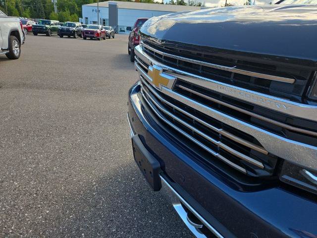 Used 2021 Chevrolet Silverado 1500 High Country w/ Safety Package II AWD/4WD image 21