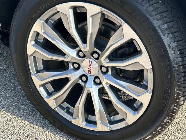 Used 2023 GMC Yukon XL Denali w/ Denali Reserve Package AWD/4WD image 12