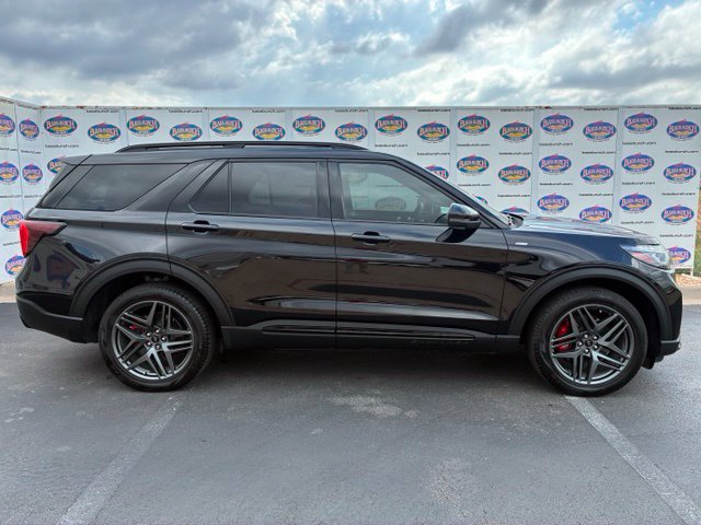Certified 2025 Ford Explorer ST-Line w/ Premium Package AWD/4WD image 1