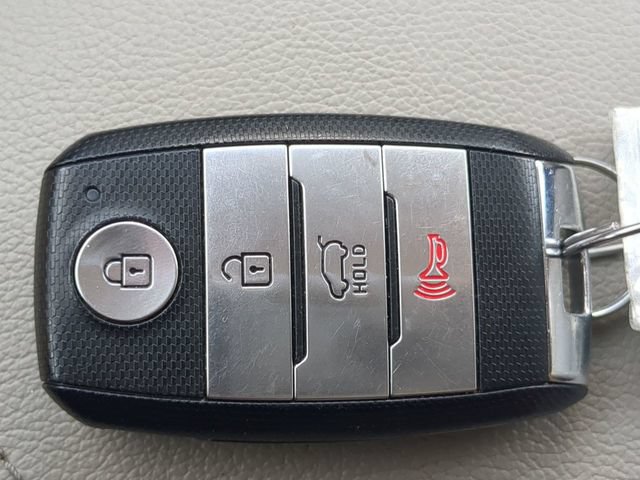 Used 2020 Kia Sportage EX FWD image 28
