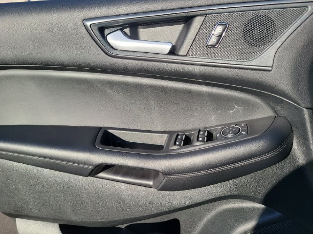 Certified 2024 Ford Edge SE w/ Black Appearance Package AWD/4WD image 15