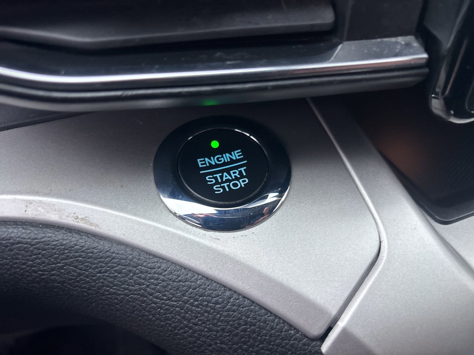 Certified 2021 Ford Explorer XLT w/ Equipment Group 202A image 22