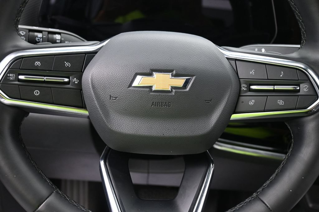 Used 2026 Chevrolet Equinox LT AWD/4WD image 12