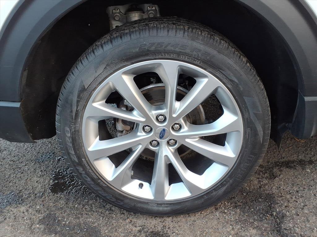 Certified 2022 Ford Explorer Platinum w/ Equipment Group 601A image 7