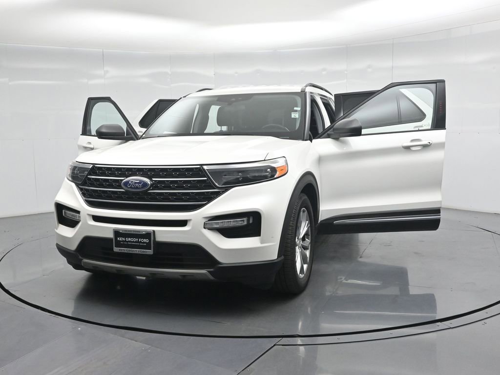 Certified 2021 Ford Explorer XLT w/ Equipment Group 202A RWD image 31