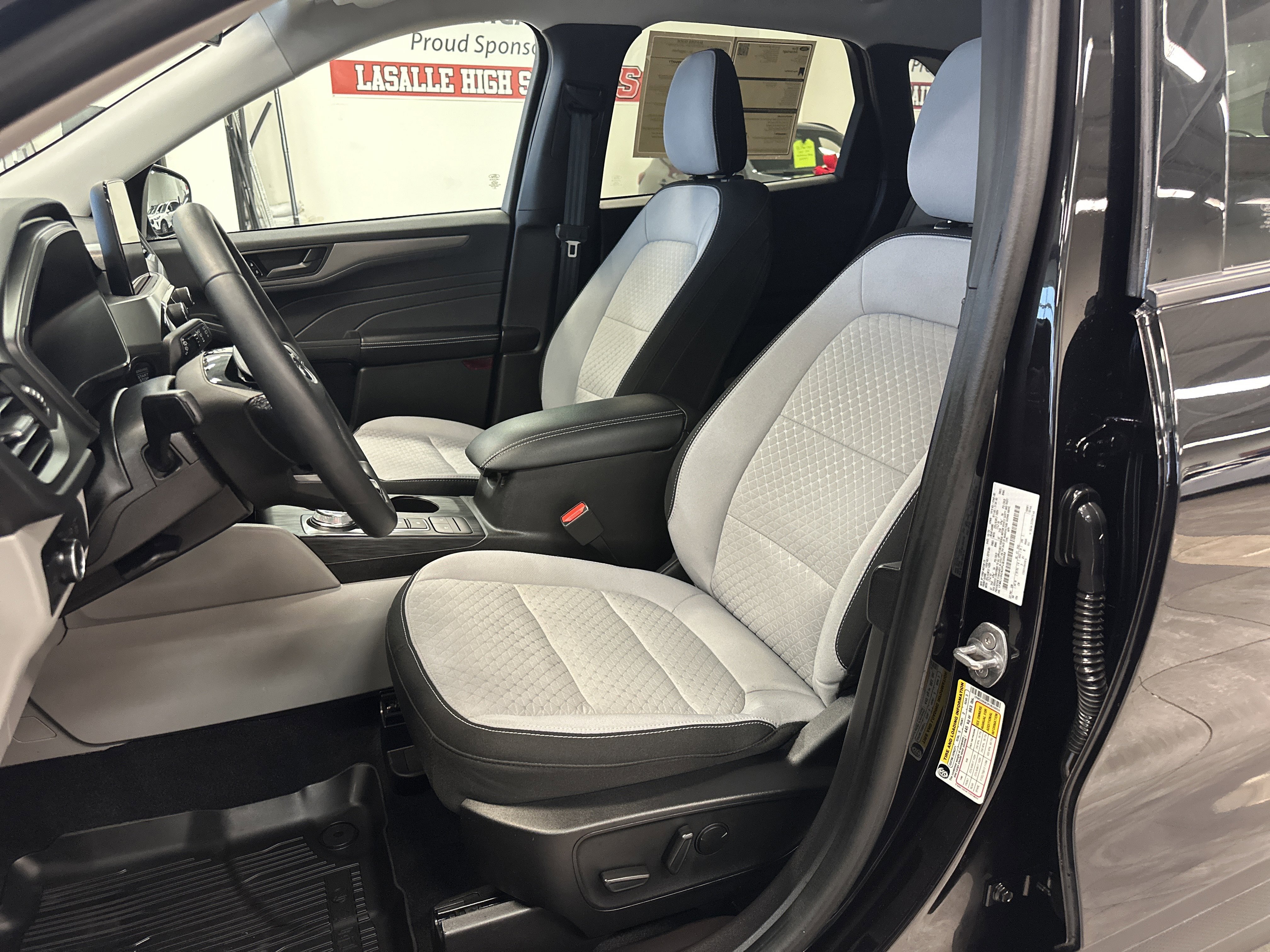 Certified 2023 Ford Escape Active w/ Cold Weather Package image 4