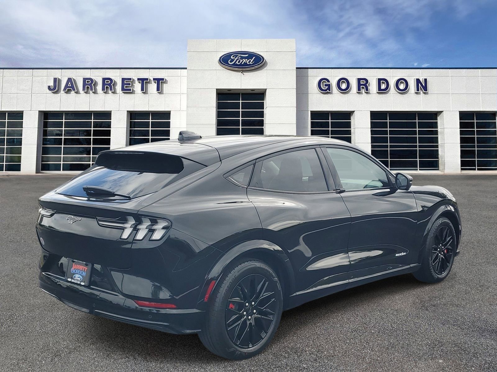 Certified 2025 Ford Mustang Mach-E Premium w/ Sport Appearance Package RWD image 4