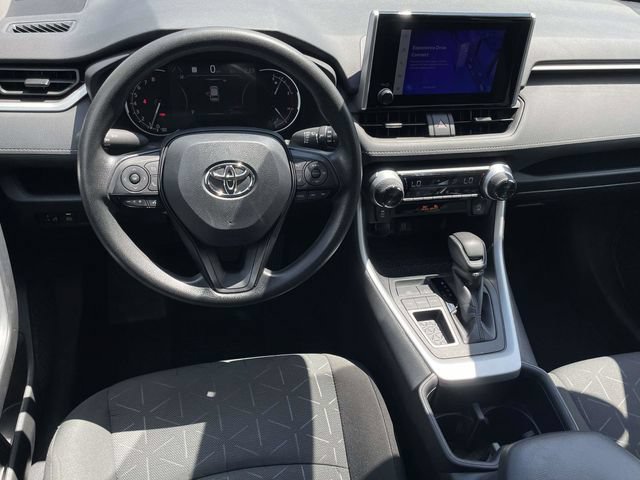 Used 2024 Toyota RAV4 XLE FWD image 4