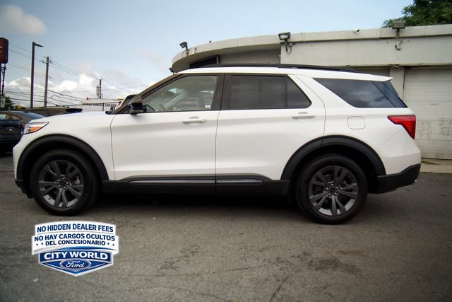 Certified 2023 Ford Explorer XLT w/ Equipment Group 202A AWD/4WD image 4