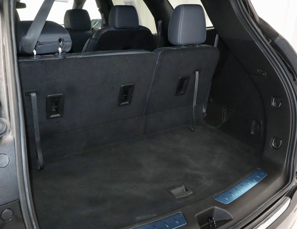 Used 2024 Buick Enclave Essence w/ Sport Touring Edition FWD image 12