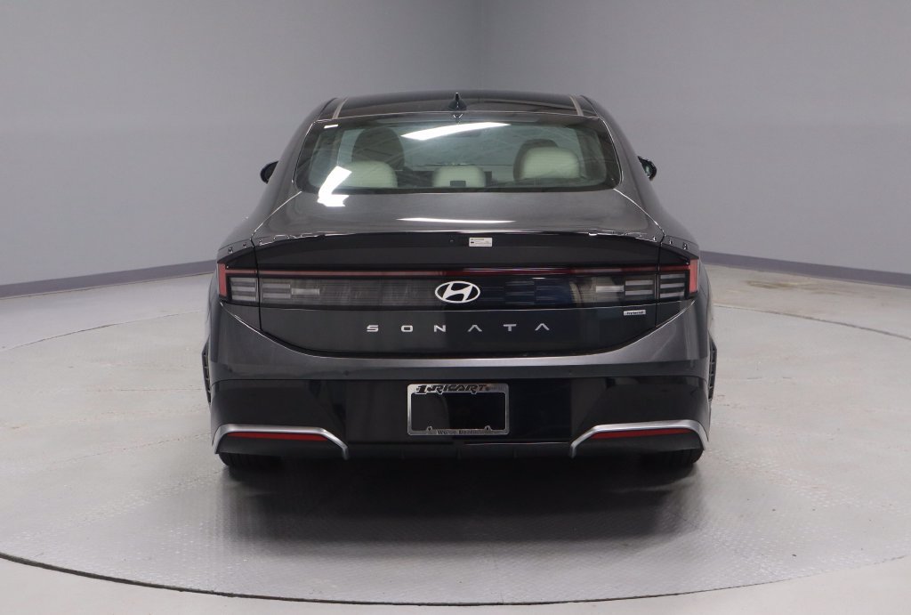 Used 2025 Hyundai Sonata Limited FWD image 7