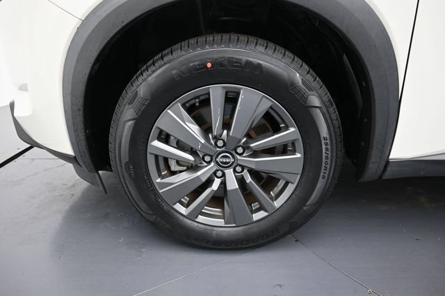 Used 2022 Nissan Pathfinder SV FWD image 9