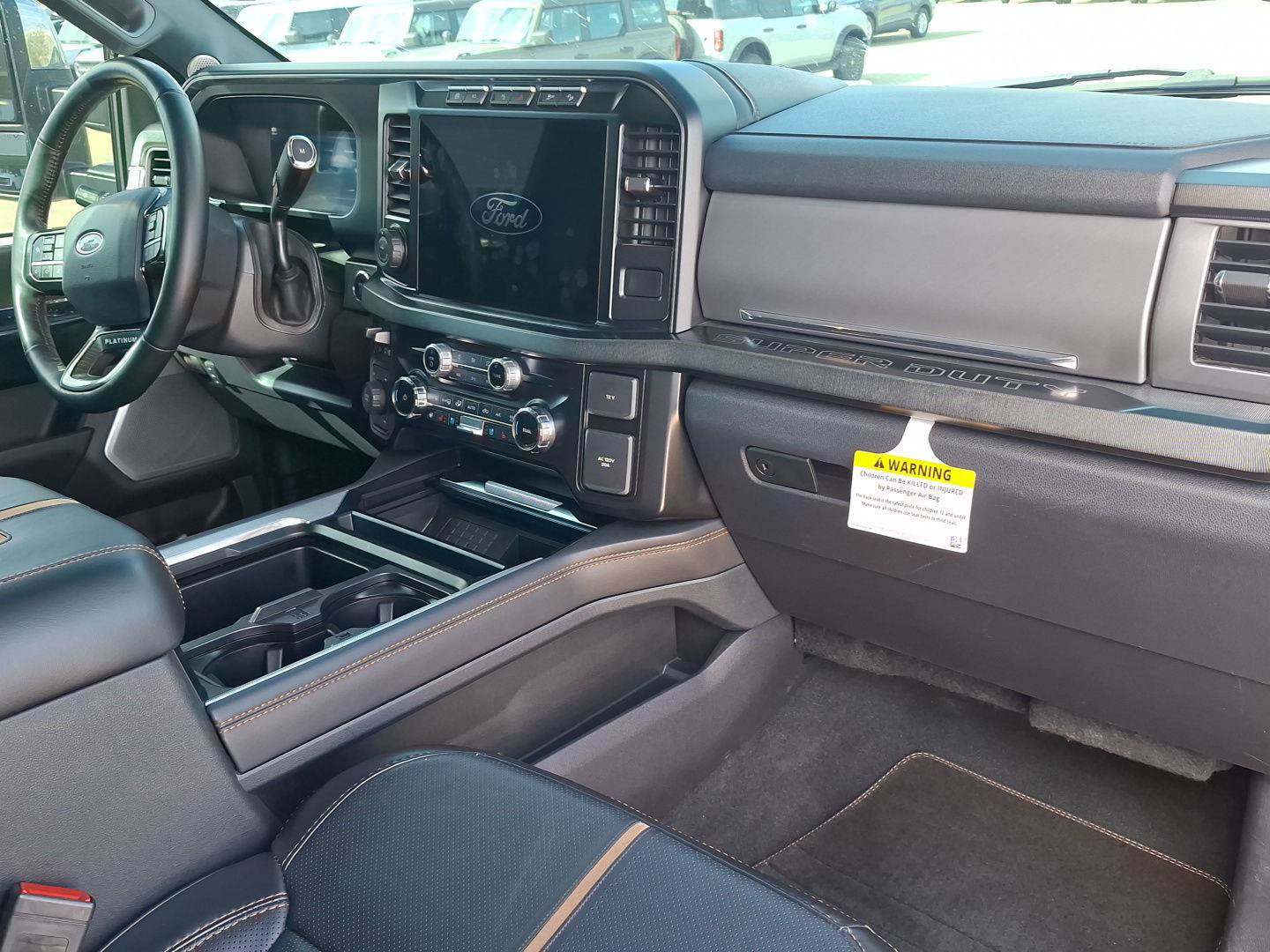 Certified 2024 Ford F450 Platinum w/ FX4 Off-Road Package AWD/4WD image 33