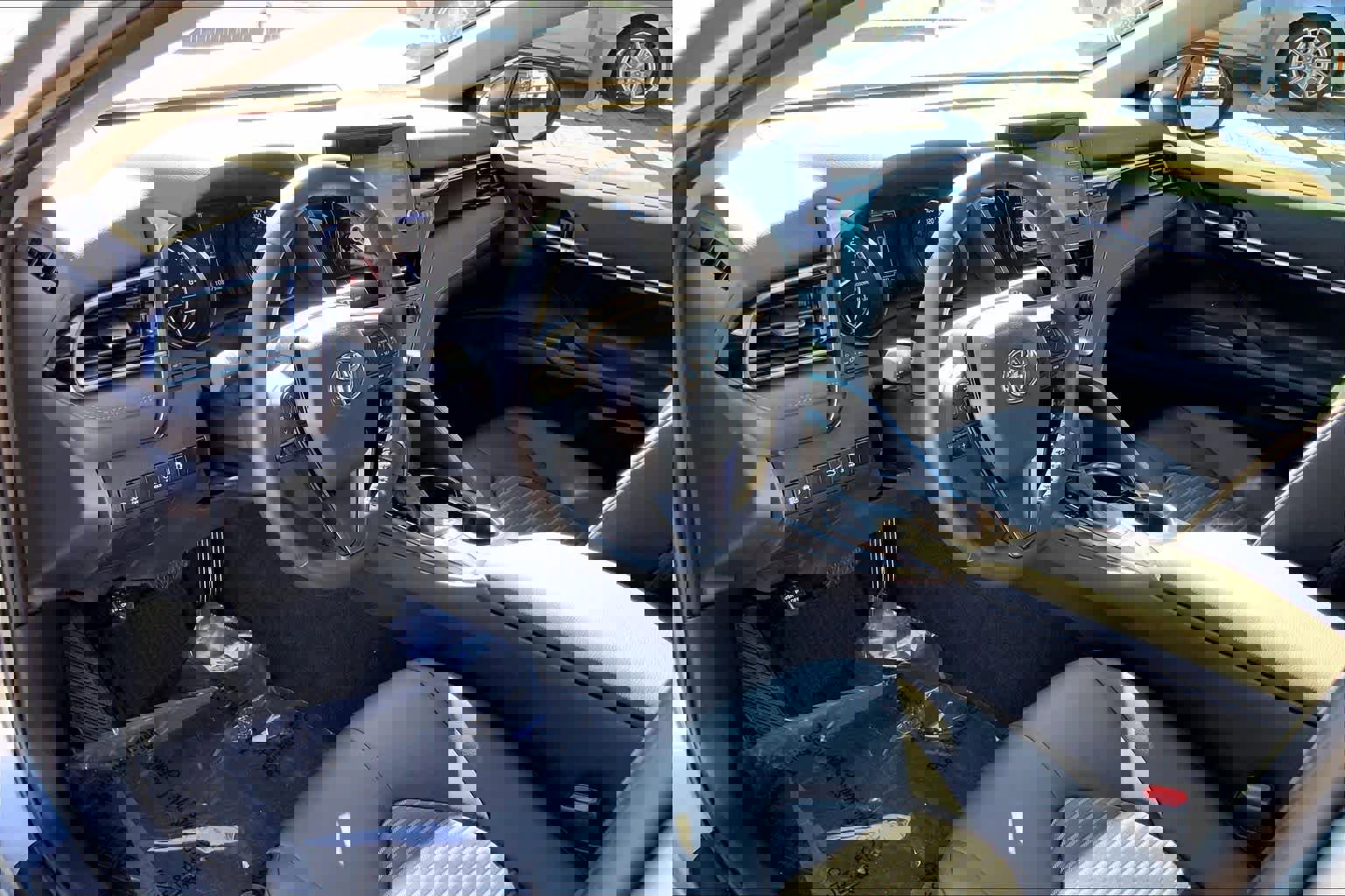 Used 2024 Toyota Camry SE image 15