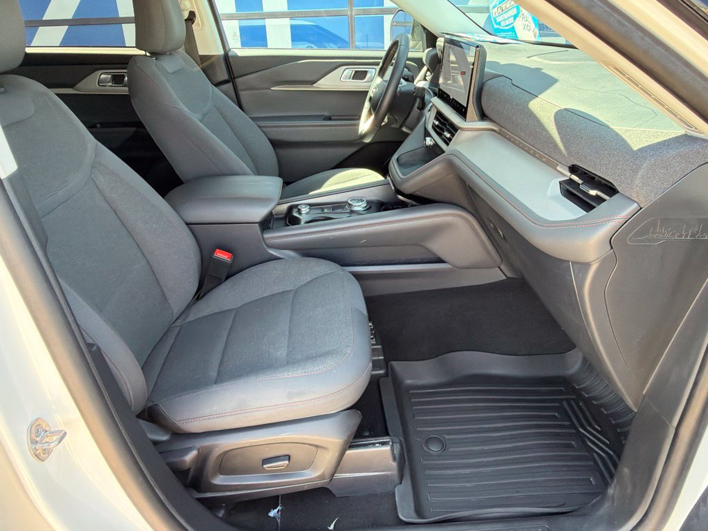 Certified 2025 Ford Explorer Active RWD image 12