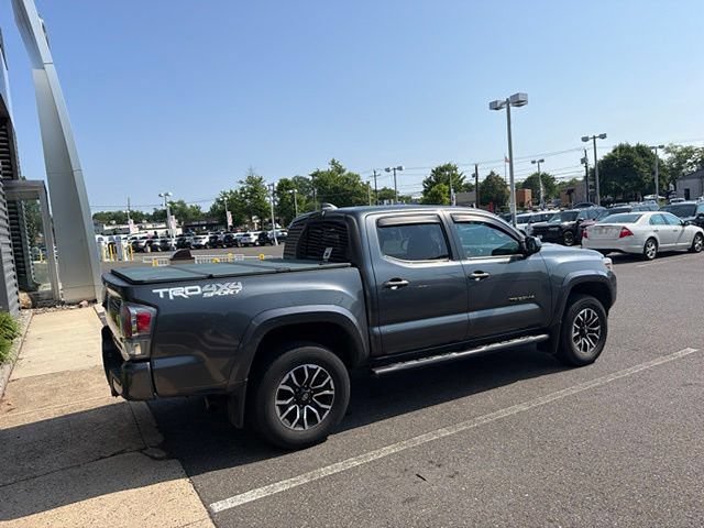 Used 2020 Toyota Tacoma TRD Sport w/ Technology Package AWD/4WD image 3
