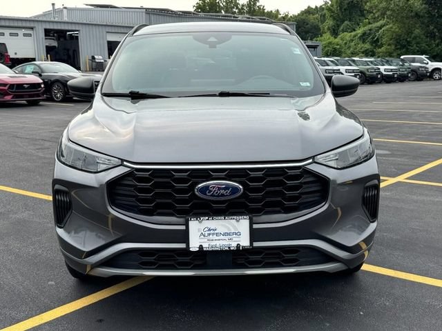 Certified 2024 Ford Escape ST-Line w/ Tech Pack #1 AWD/4WD image 9