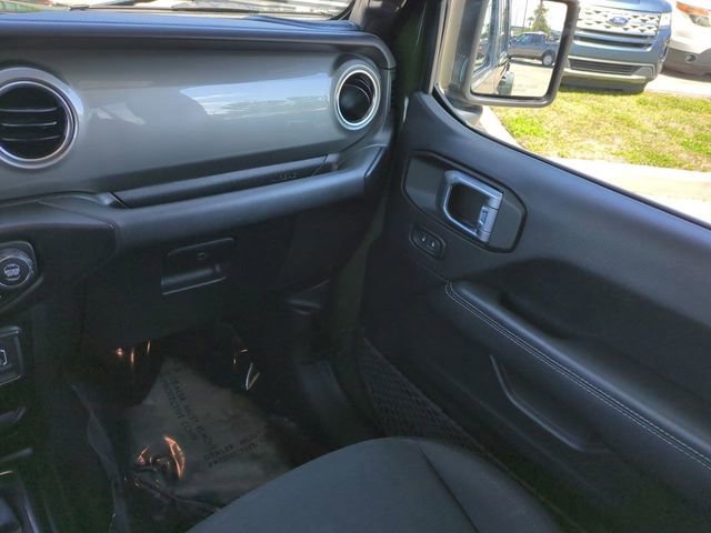 Used 2022 Jeep Wrangler Unlimited Sahara w/ Safety Group image 17