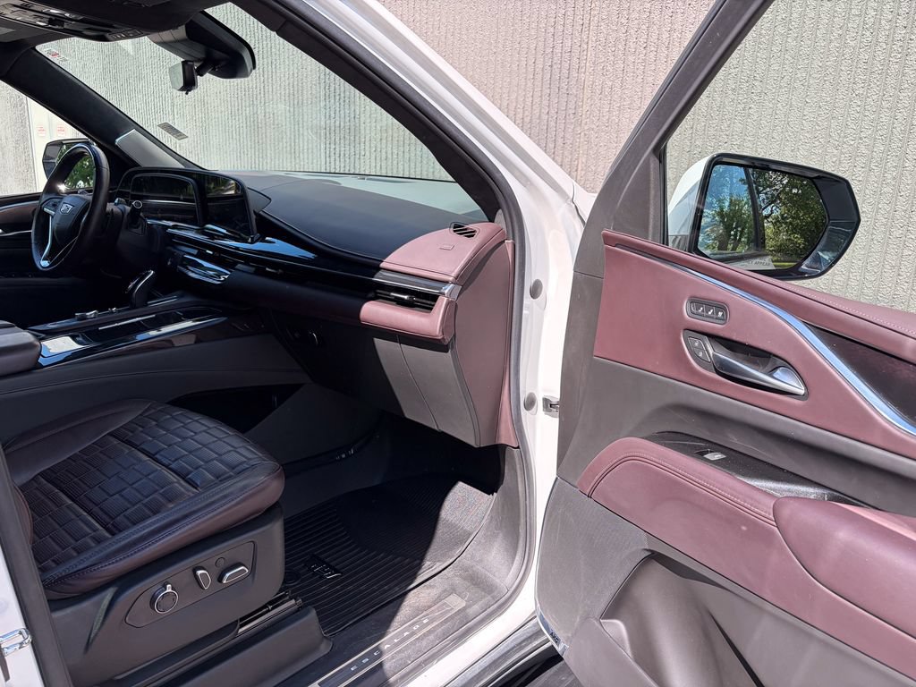 Used 2022 Cadillac Escalade Sport Platinum AWD/4WD image 40