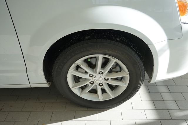 Used 2018 Dodge Grand Caravan SXT image 7