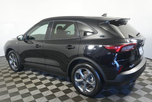 Certified 2025 Ford Escape ST-Line FWD image 5