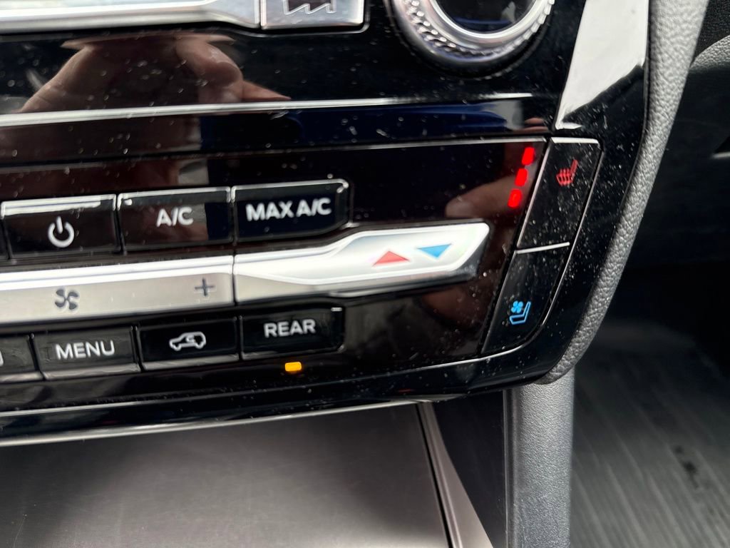 Certified 2022 Ford Explorer Limited w/ Hybrid Equipment Group 310A image 28