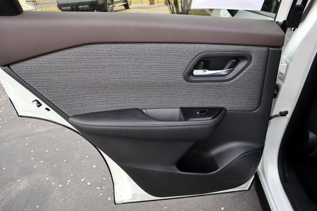 Used 2023 Nissan Rogue SV image 22