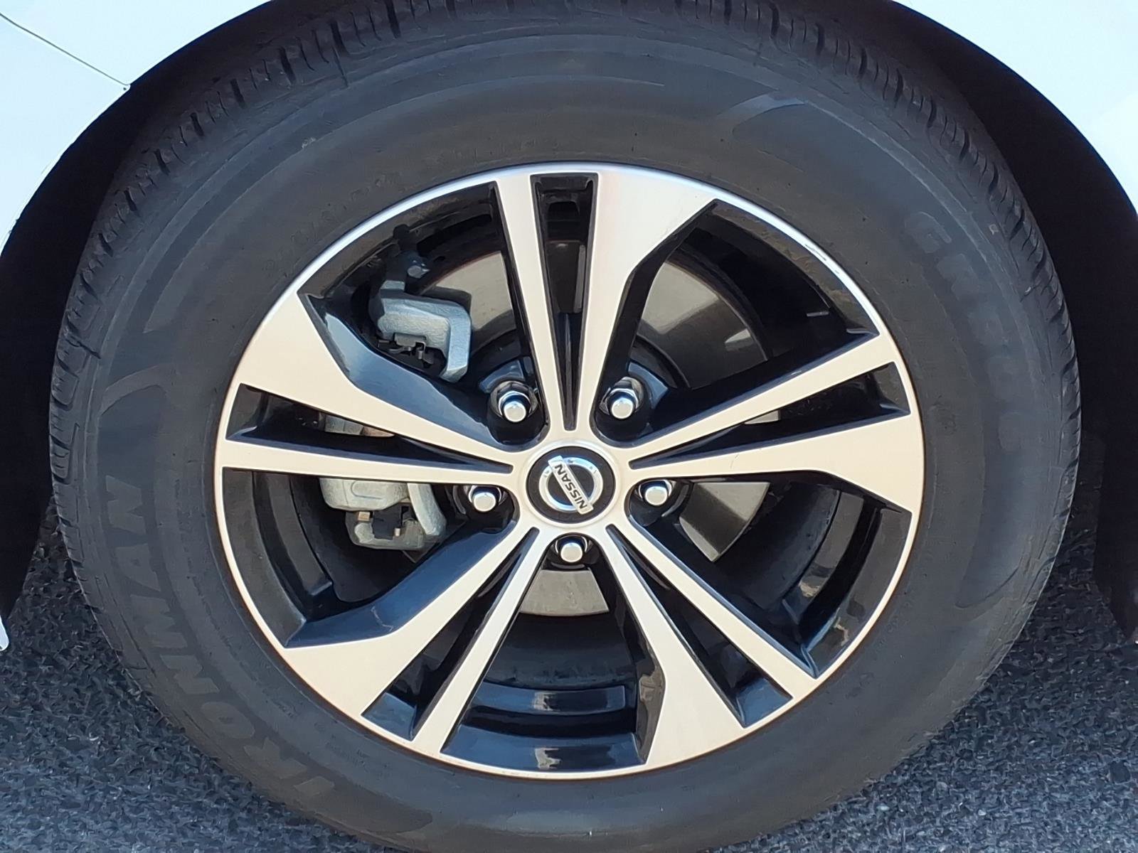 Used 2023 Nissan Sentra SV FWD image 9