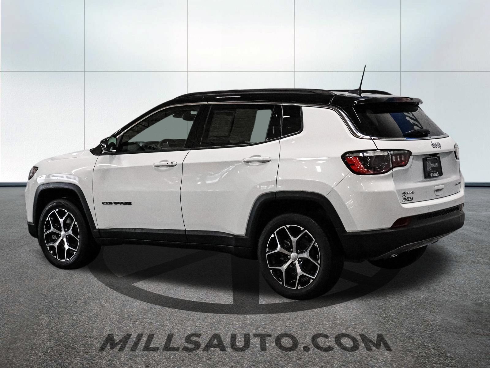 Used 2024 Jeep Compass Limited AWD/4WD image 4