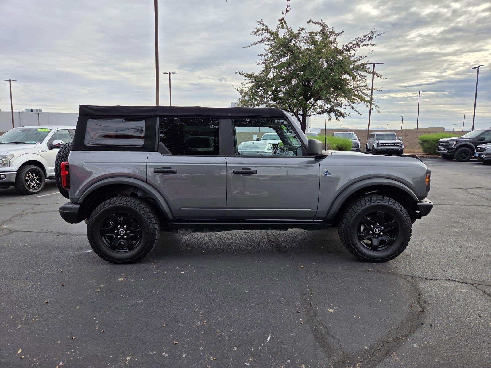 Certified 2021 Ford Bronco Black Diamond image 6