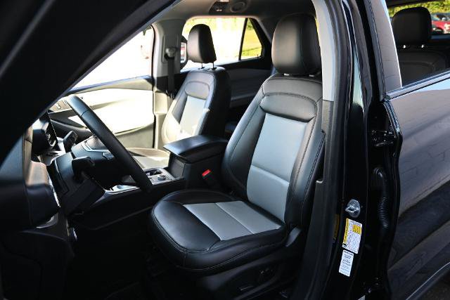 Certified 2024 Ford Explorer XLT w/ Equipment Group 202A AWD/4WD image 22