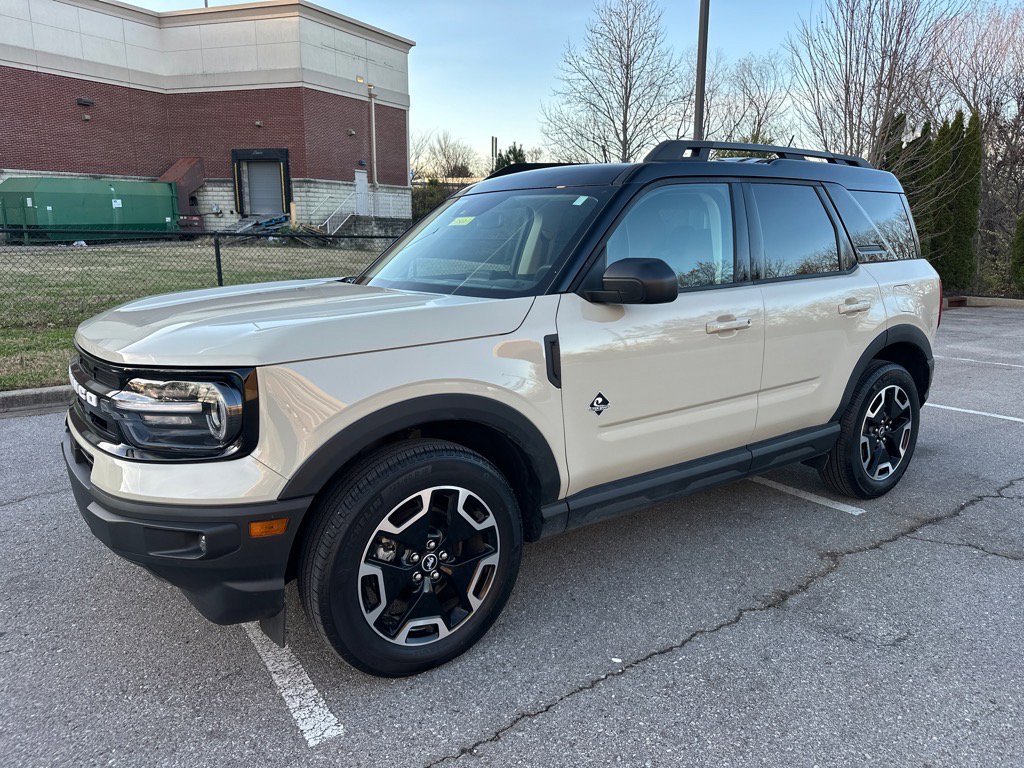 Certified 2024 Ford Bronco Sport Outer Banks w/ Tech Package image 2