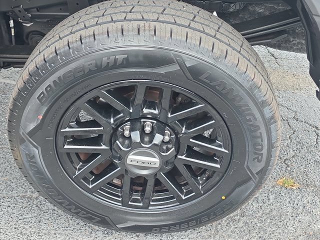 Certified 2022 Ford F250 Lariat w/ Black Appearance Package AWD/4WD image 8