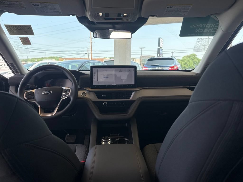 Certified 2025 Ford Explorer Active AWD/4WD image 16