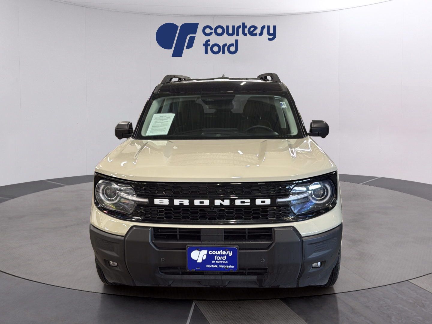 Certified 2025 Ford Bronco Sport Outer Banks w/ Outer Banks Tech Package+ AWD/4WD image 2
