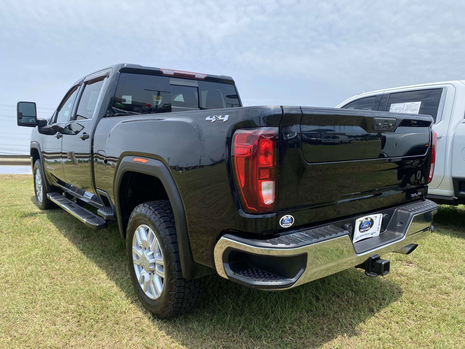Used 2022 GMC Sierra 2500 SLE w/ SLE Value Package; AWD/4WD image 5