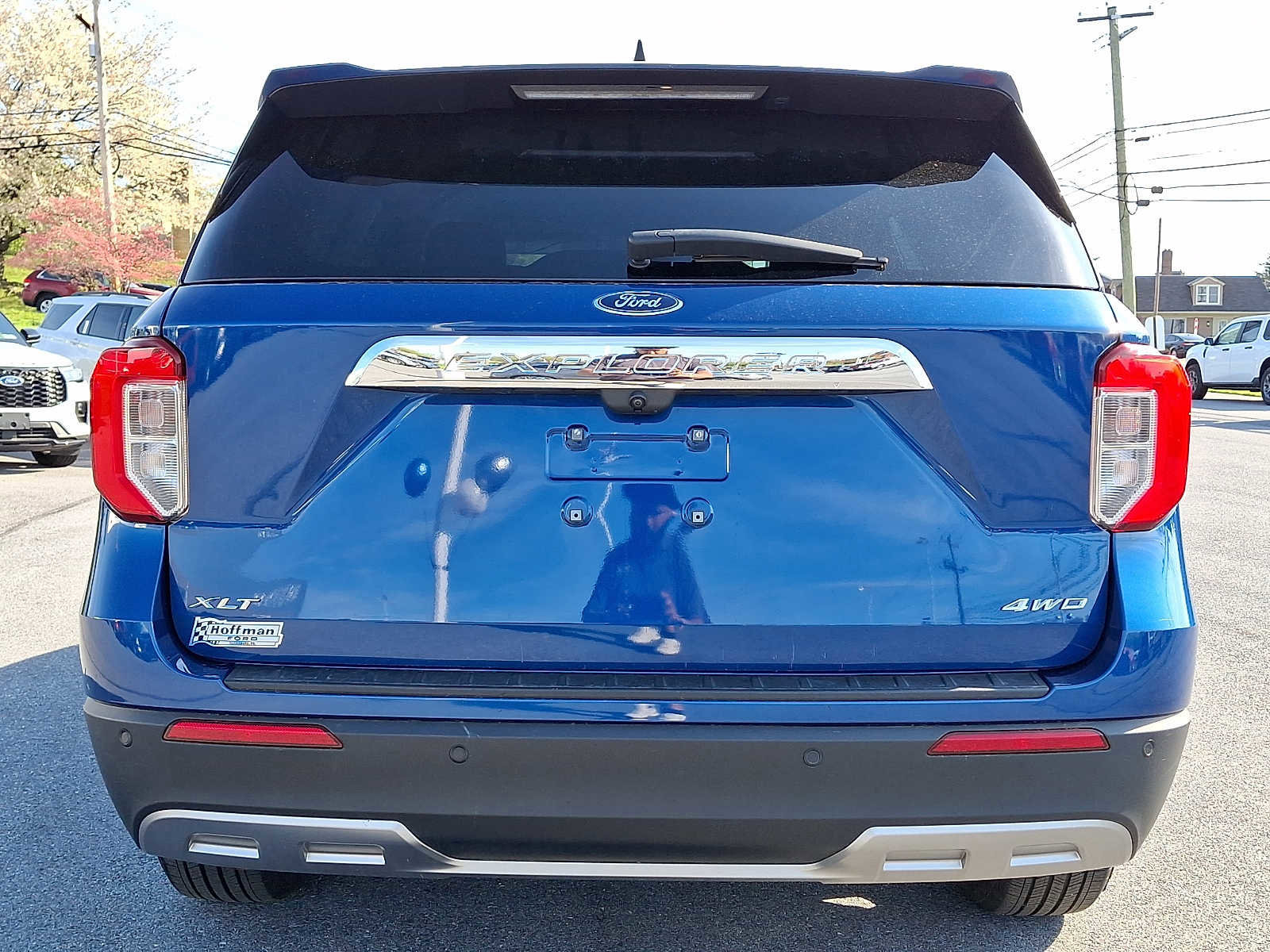 Certified 2022 Ford Explorer XLT w/ Equipment Group 202A AWD/4WD image 3